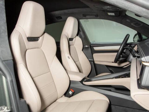 2024 Porsche Macan Turbo Electric