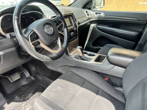 2017 Jeep Grand Cherokee Laredo