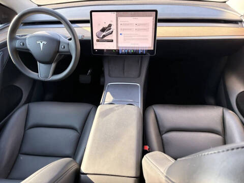 2025 Tesla Model Y Long Range