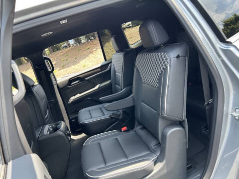 2025 GMC Acadia Denali