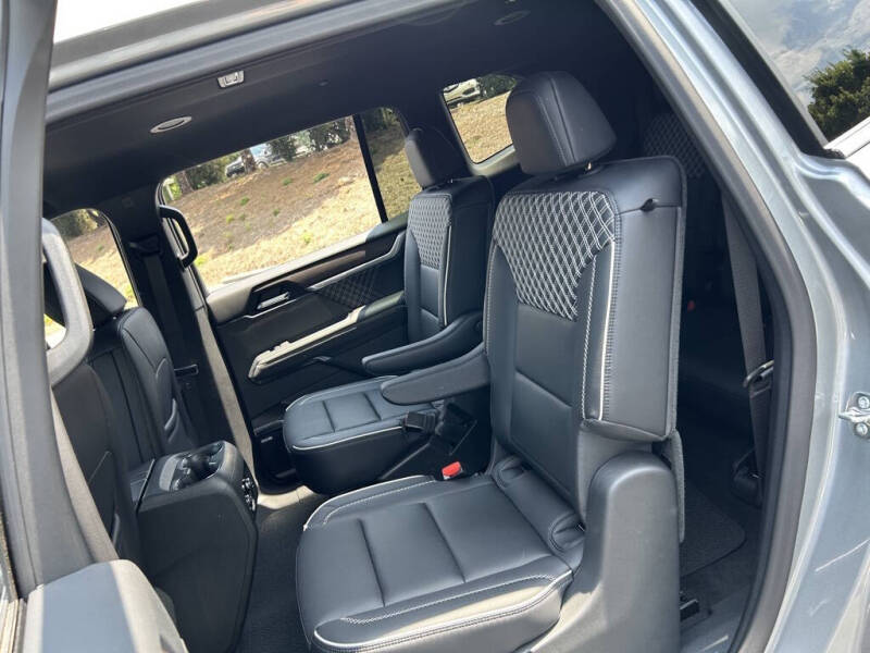 2025 GMC Acadia Denali