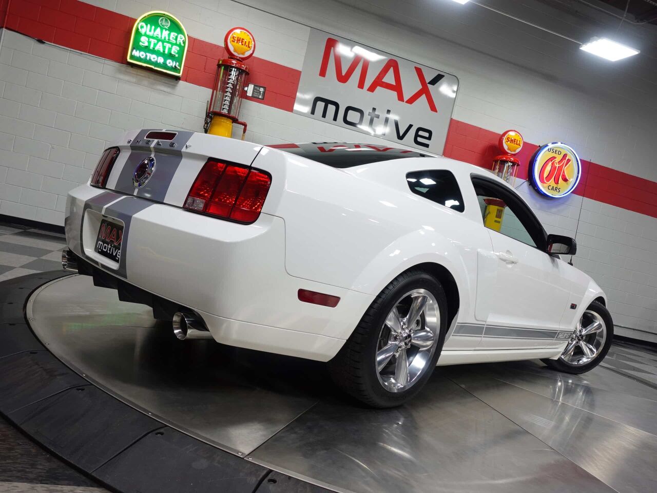 2007 Ford Mustang 35
