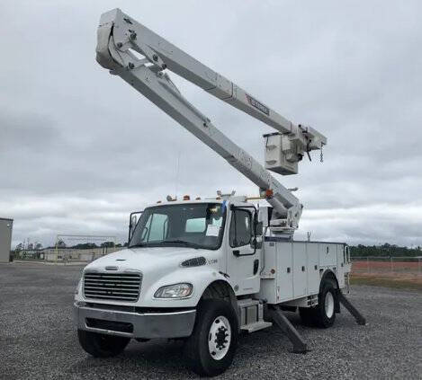 2019 Freightliner M2 106
