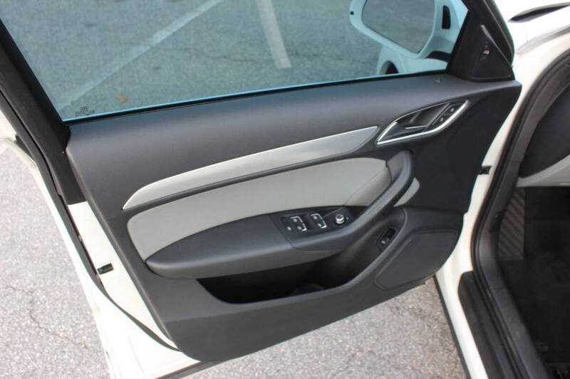 2016 Audi Q3 2.0T Premium Plus