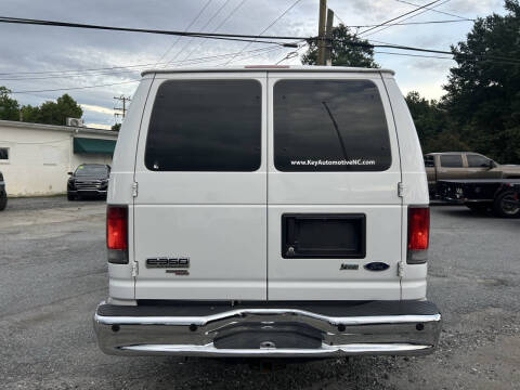 2012 Ford E-Series E-350 SD XLT