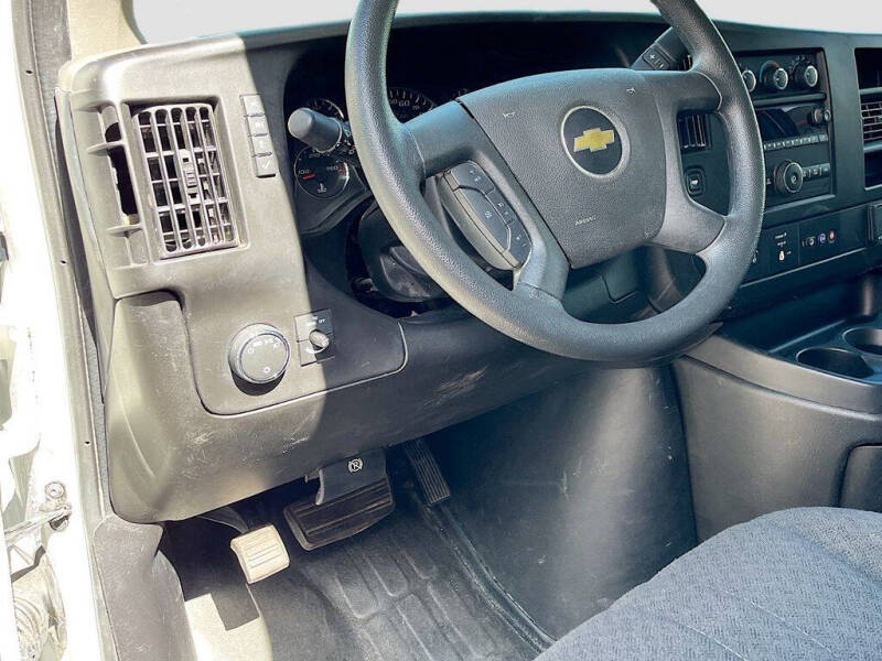 2024 Chevrolet Express 2500