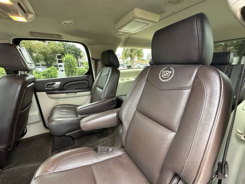 2011 Cadillac Escalade ESV Platinum Edition