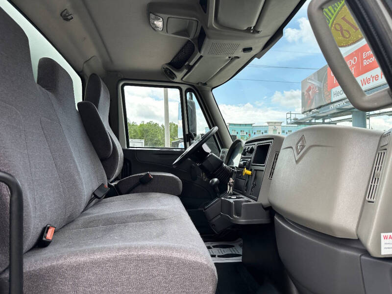 2018 International DuraStar 4300