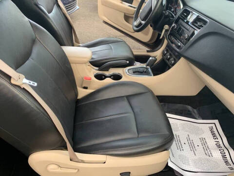 2013 Chrysler 200 Touring