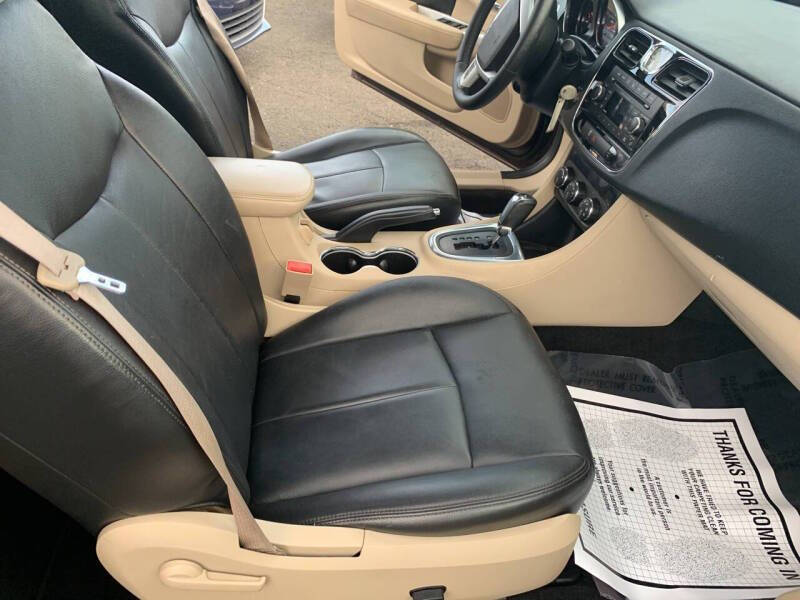 2013 Chrysler 200 Touring