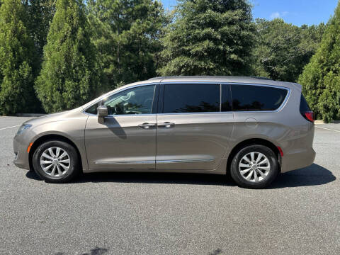 2017 Chrysler Pacifica Touring-L