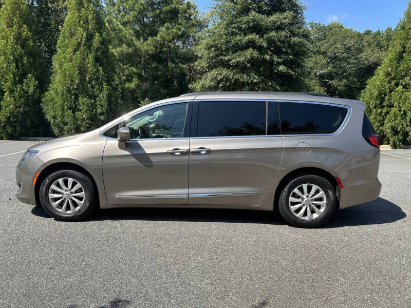 2017 Chrysler Pacifica Touring-L