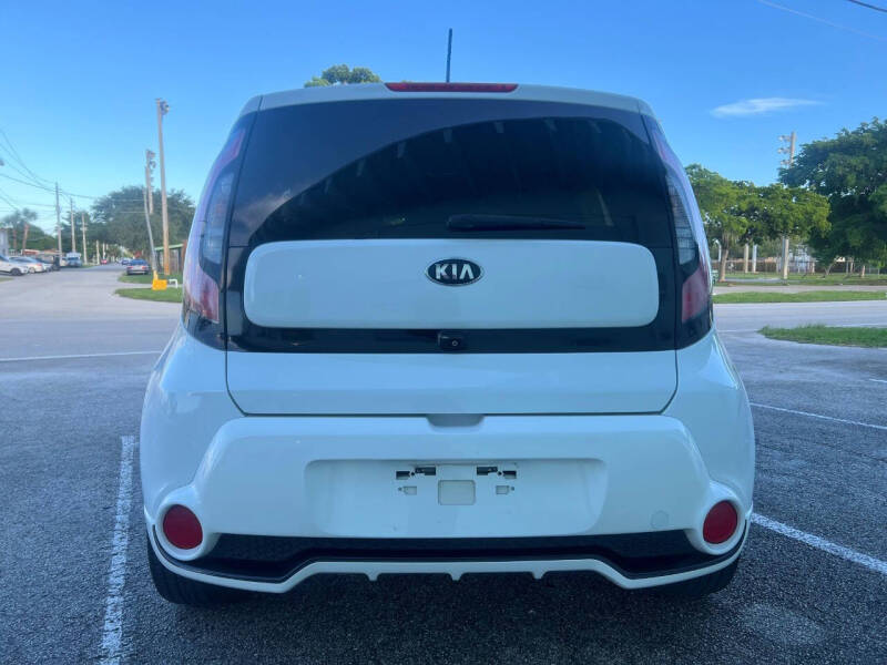 2016 Kia Soul +