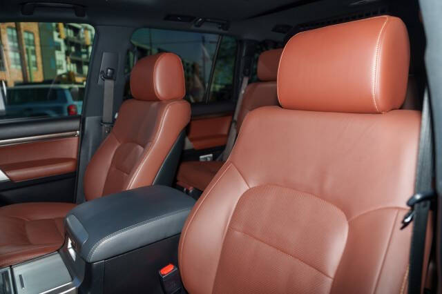 2018 Toyota Land Cruiser