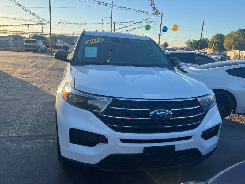 Ford Explorer's photo