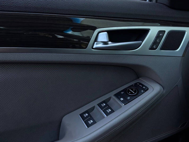 2016 Hyundai Genesis