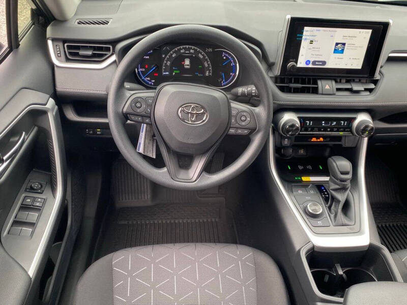 2025 Toyota RAV4 Hybrid XLE