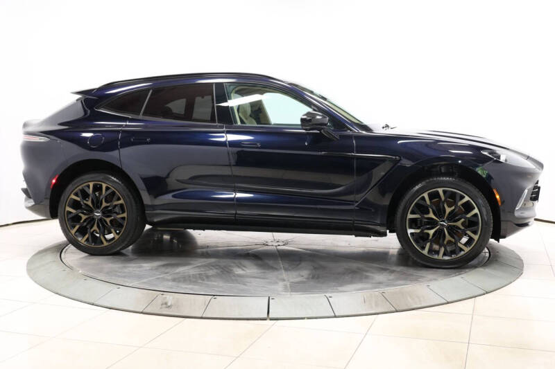 2021 Aston Martin DBX