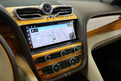 2021 Bentley Bentayga Hybrid