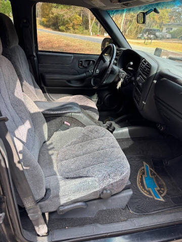 2002 Chevrolet S-10 LS