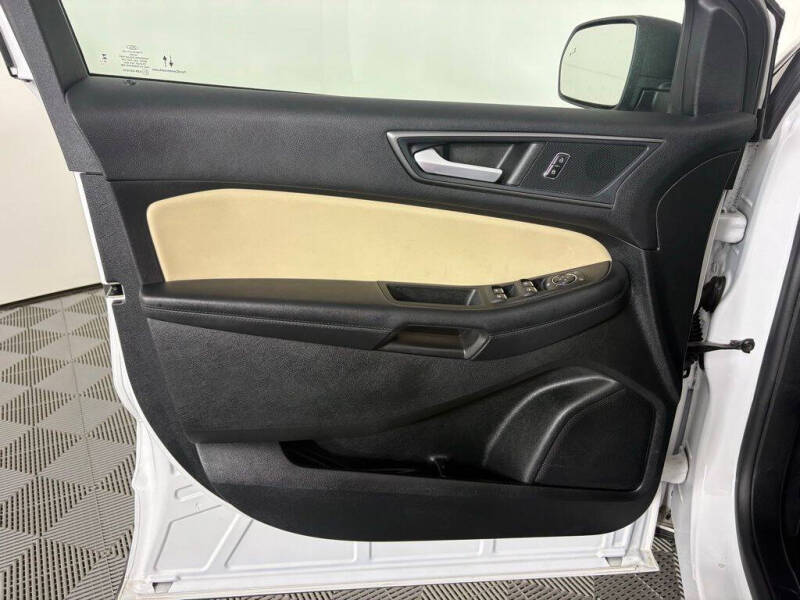 2023 Ford Edge SE