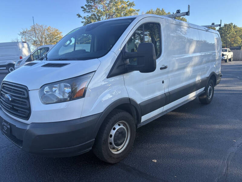 2016 Ford Transit Base's photo