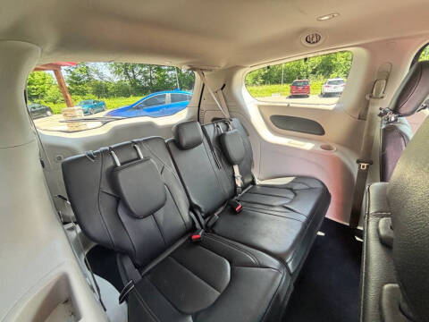 2022 Chrysler Pacifica Touring L