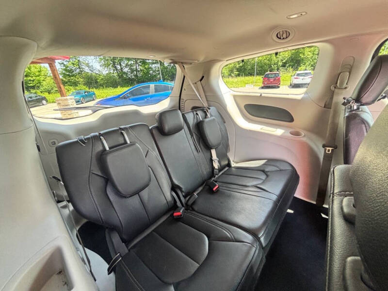 2022 Chrysler Pacifica Touring L