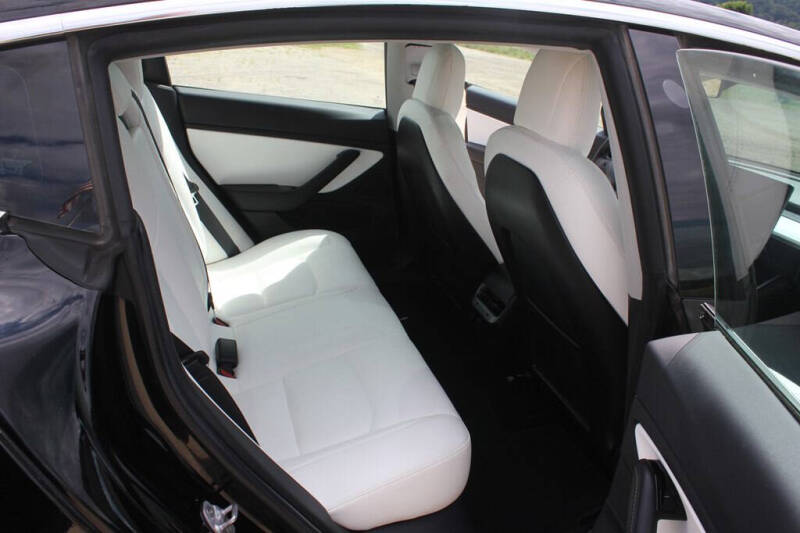 2019 Tesla Model 3 Standard Range Plus