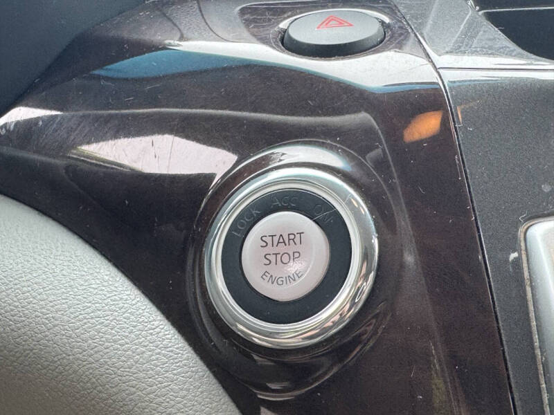 2017 Nissan Quest SV