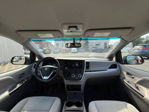 2017 Toyota Sienna