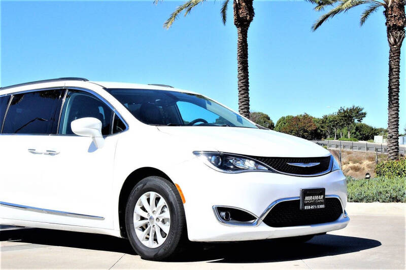 2017 Chrysler Pacifica Touring-L