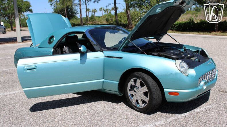 2002 Ford Thunderbird Deluxe
