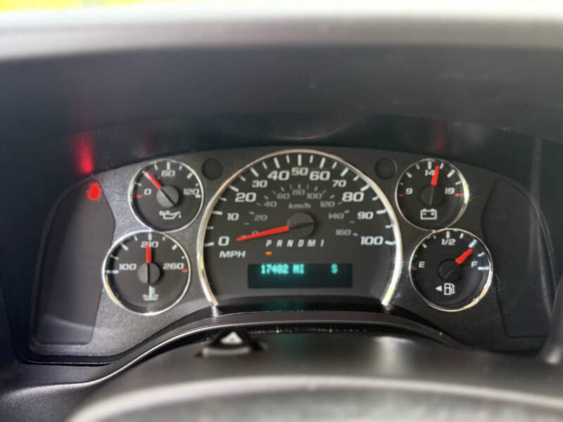 2025 Chevrolet Express LT 3500