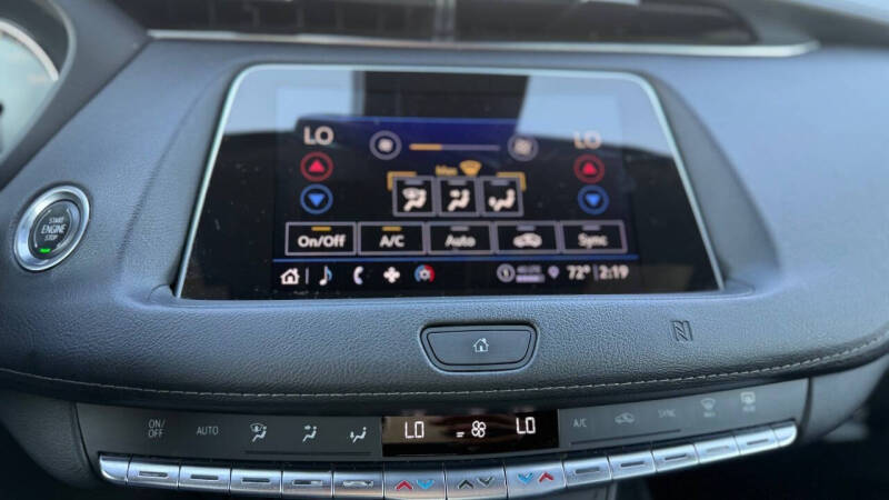 2021 Cadillac XT4 Premium Luxury