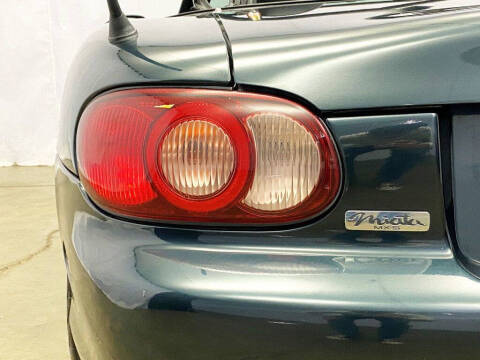 2005 Mazda MX-5 Miata