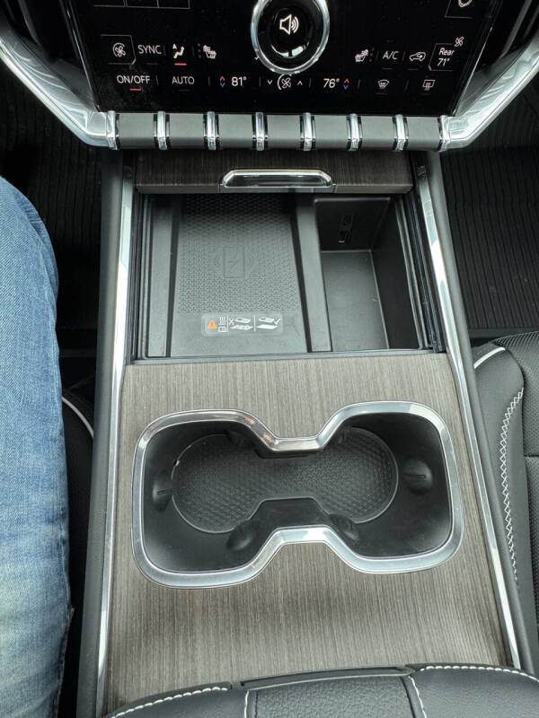2025 GMC Acadia Denali