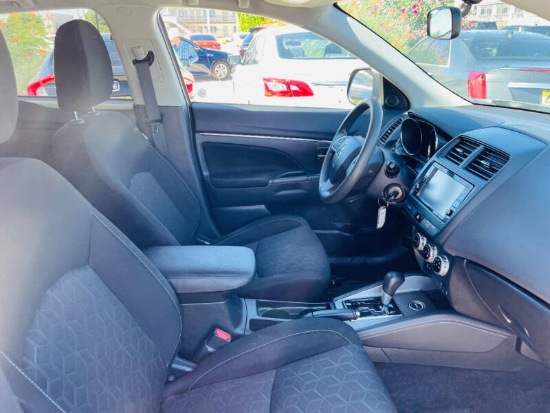 2020 Mitsubishi Outlander Sport SE