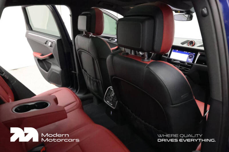 2025 Porsche Macan S