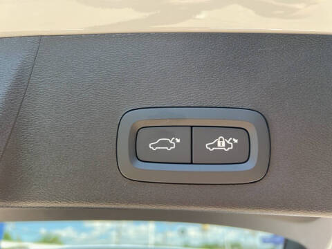 2026 Volvo XC40 B5 Core