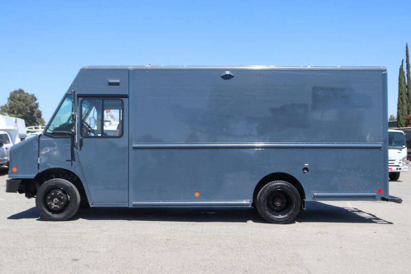 2020 Freightliner MT45 Chassis
