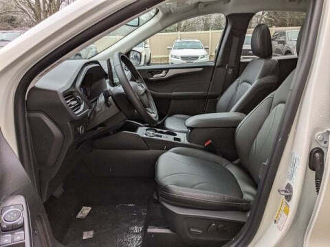 2025 Ford Escape Platinum