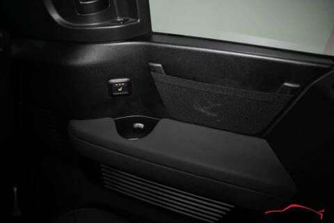 2023 Land Rover Defender 130 X-Dynamic SE