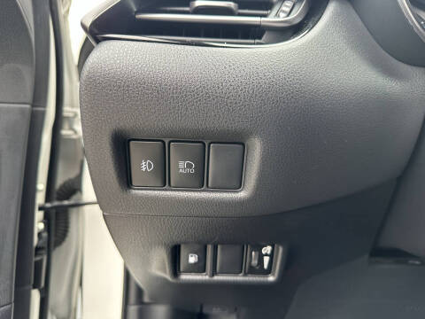 2018 Toyota C-HR XLE Premium