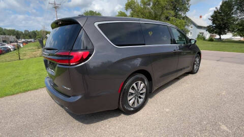 2023 Chrysler Pacifica Plug-In Hybrid Touring L