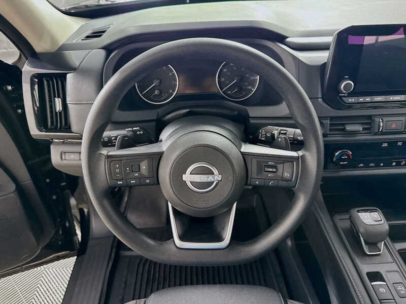 2025 Nissan Pathfinder S