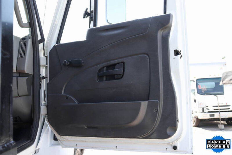 2018 International DuraStar 4300