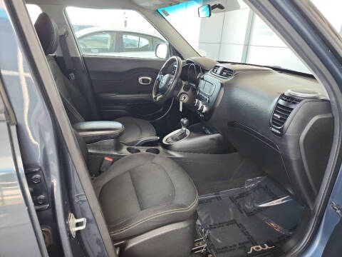 2016 Kia Soul +