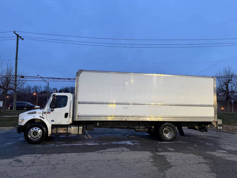 2019 Freightliner M2 106