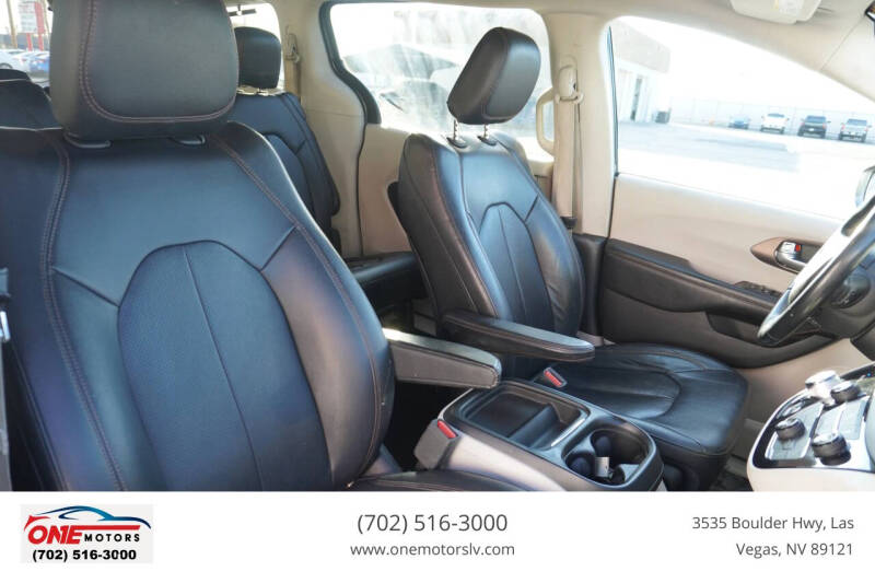 2018 Chrysler Pacifica Touring L